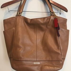COACH Leather Tote, Carmel color, Good condition